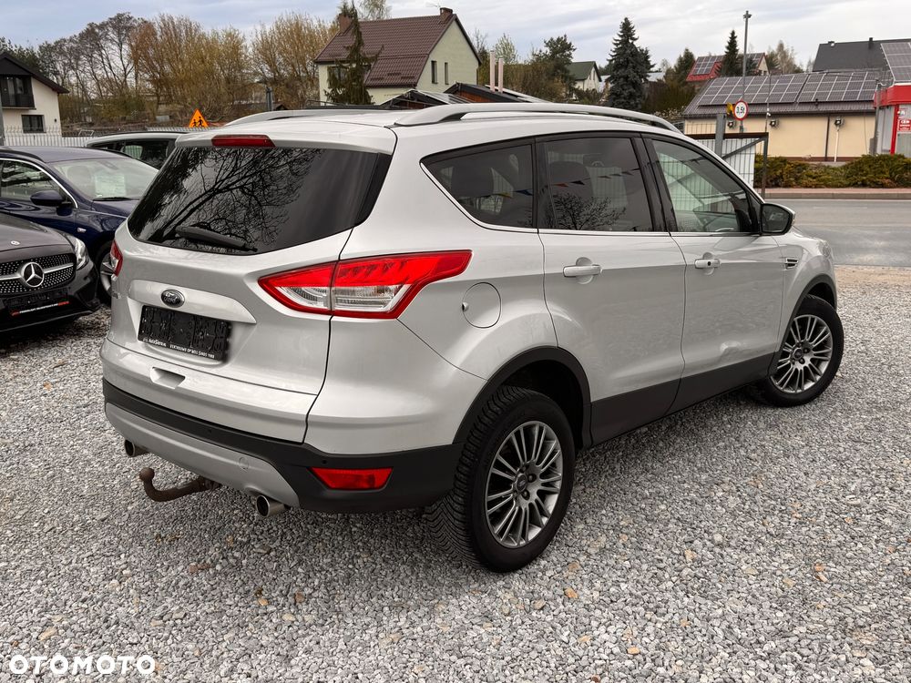 Ford Kuga 2.0 TDCi 2x4 Titanium - 12