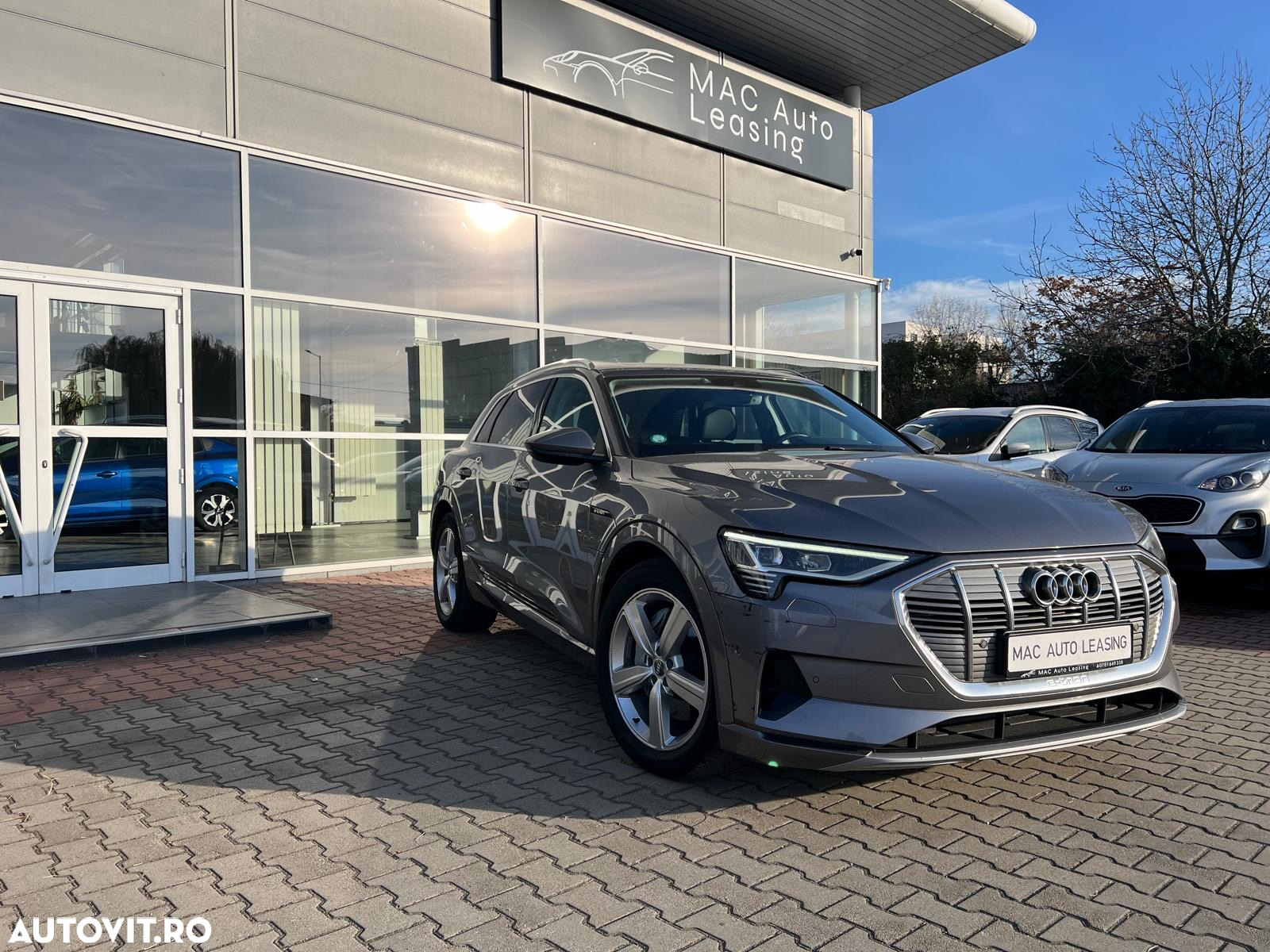 Audi e-tron - 4