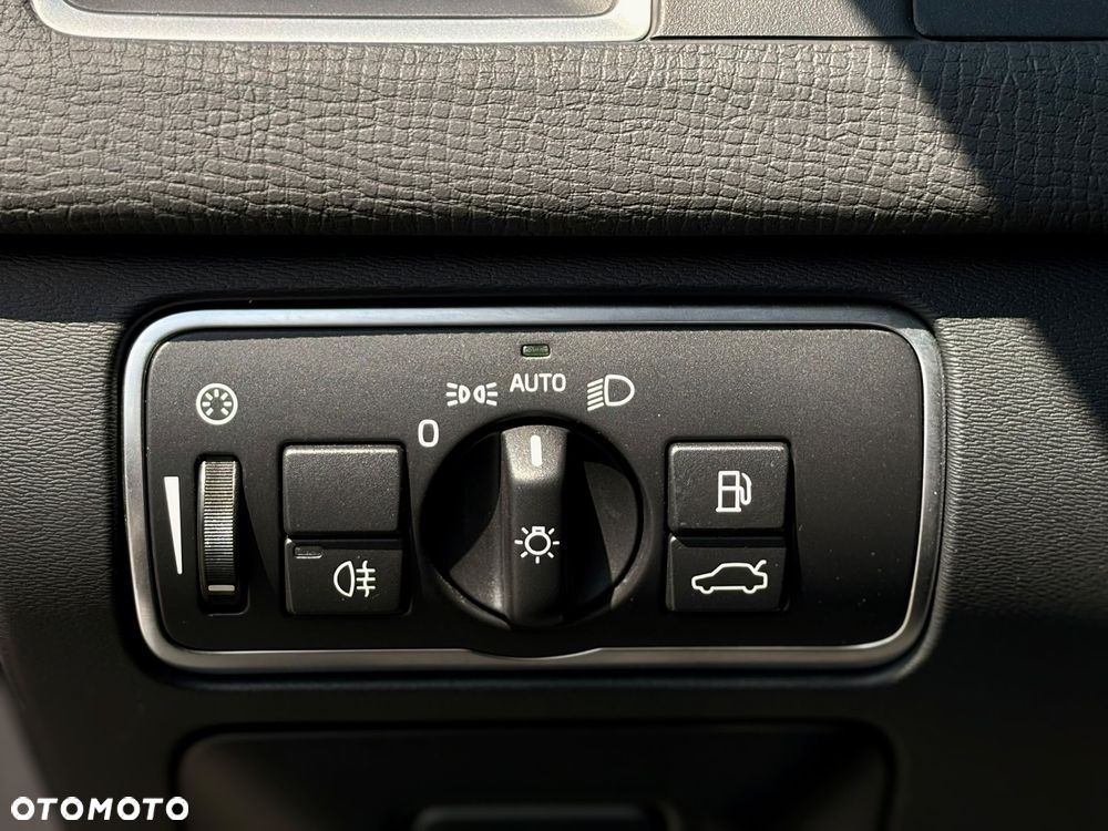 Volvo XC 60 D4 AWD Summum - 21