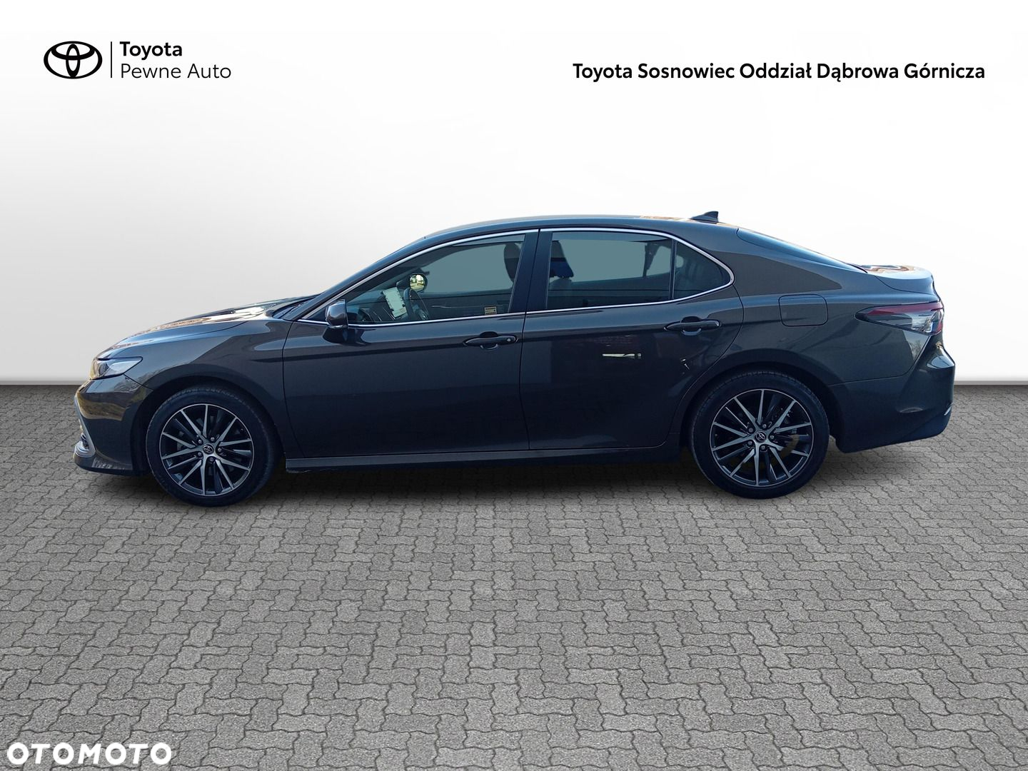 Toyota Camry - 3