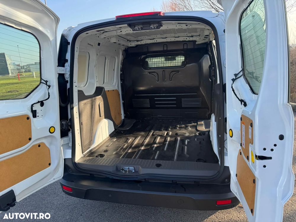 Ford Transit Connect - 17