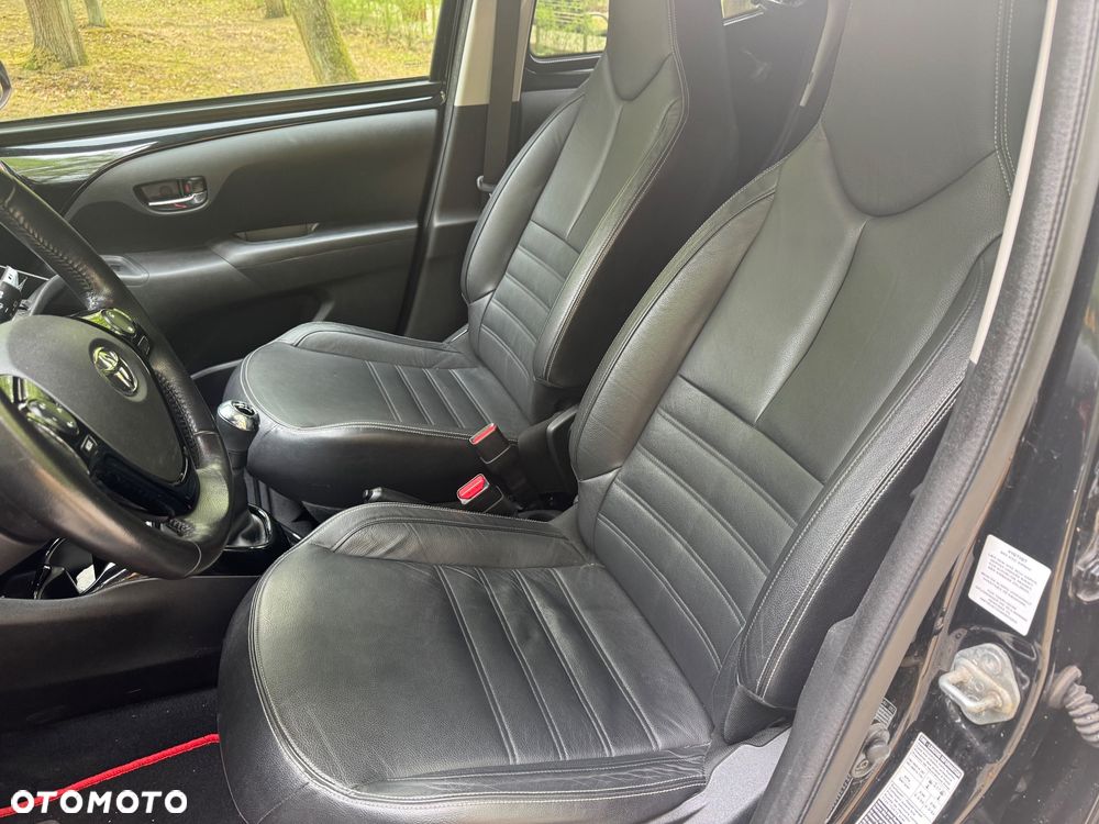 Toyota Aygo x-clusiv - 13