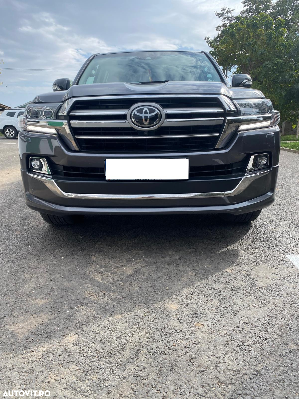 Toyota Land Cruiser - 7