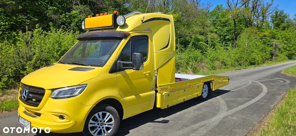 Mercedes-Benz Sprinter - 2