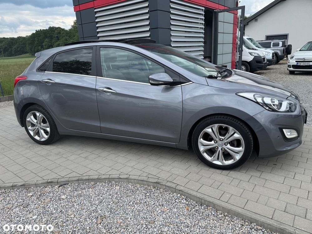 Hyundai i30 blue 1.6 CRDi YES Gold - 12