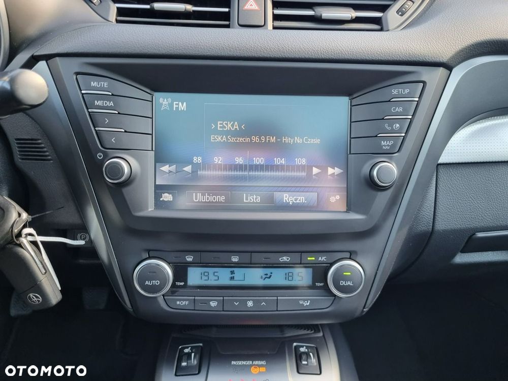 Toyota Avensis 2.0 D-4D Premium - 18