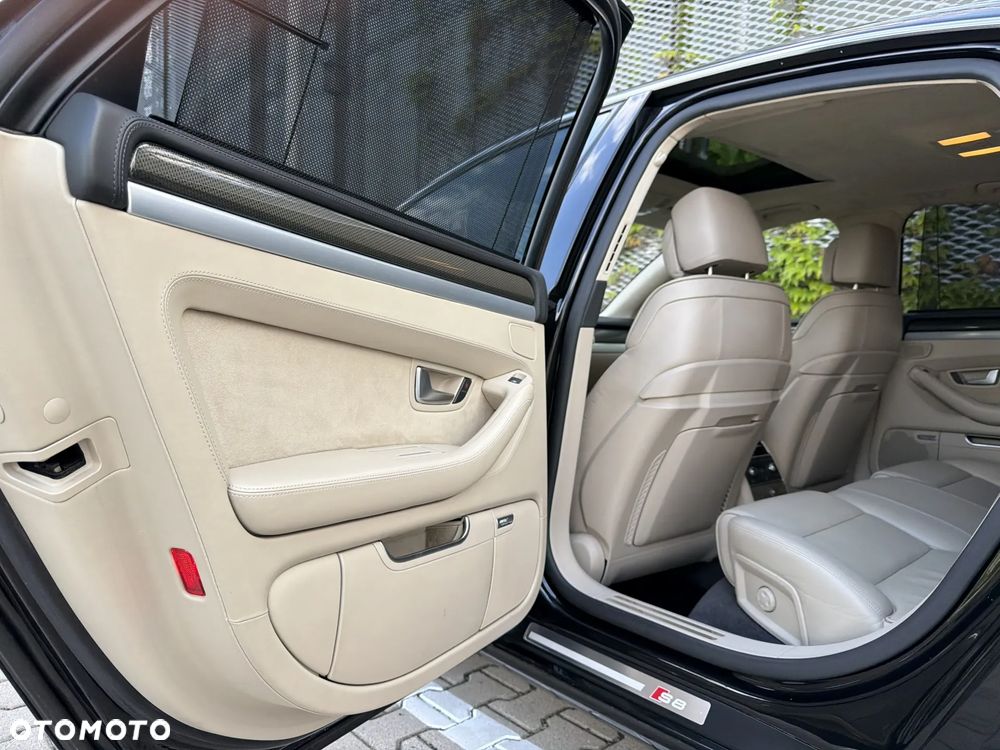 Audi S8 5.2 FSI Quattro - 13