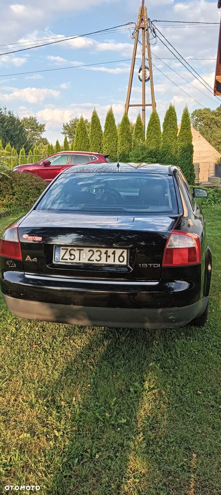 Audi A4 Limousine - 8