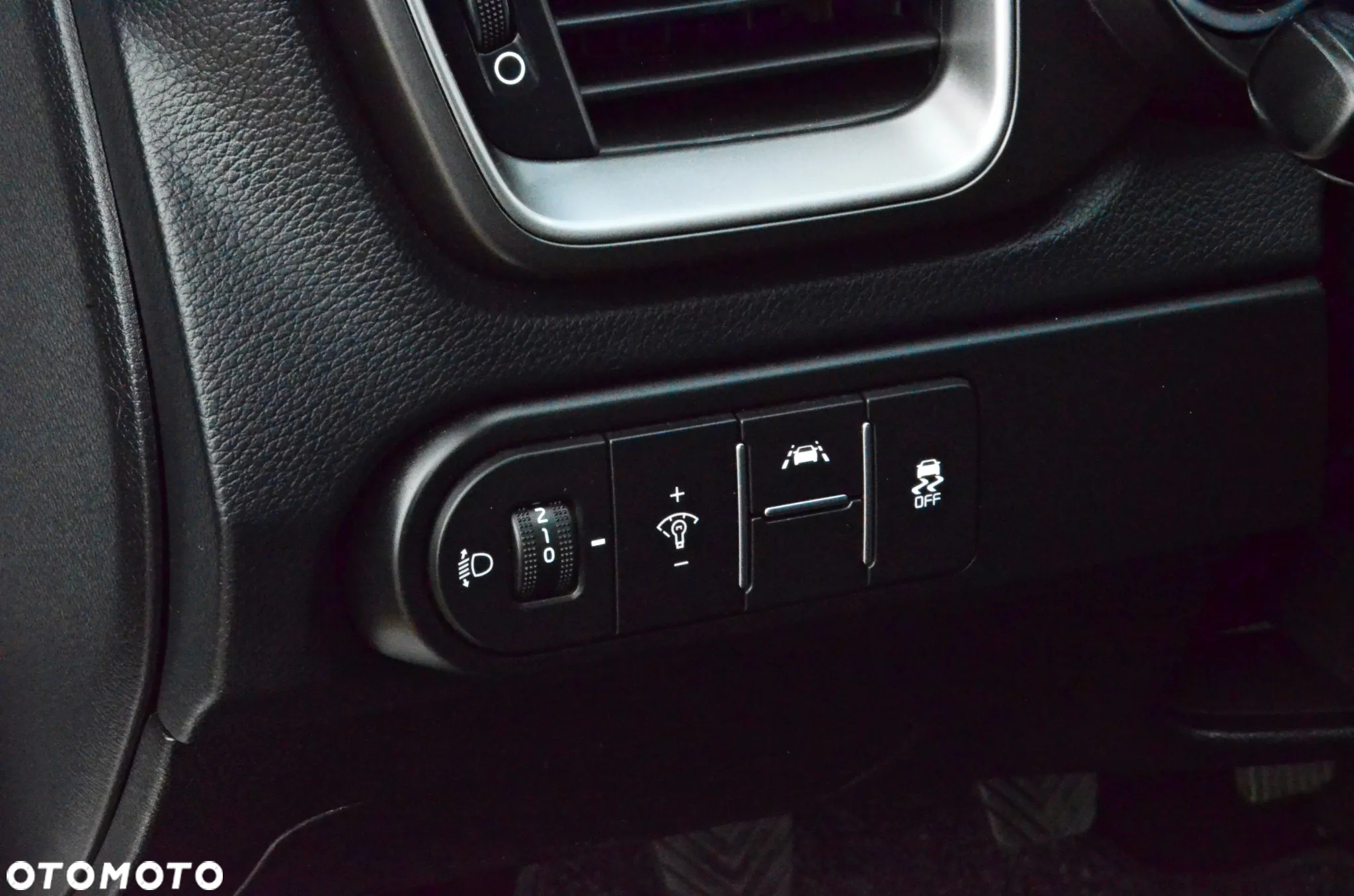 Kia Ceed - 32