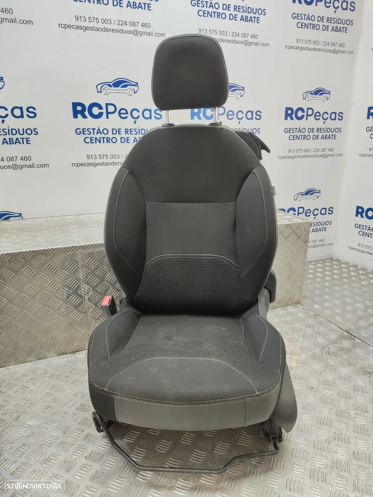 Conjunto Bancos Frontais Frente em Pele e Tecido Citroen DS3 Diesel 2009 - 2016 - 10