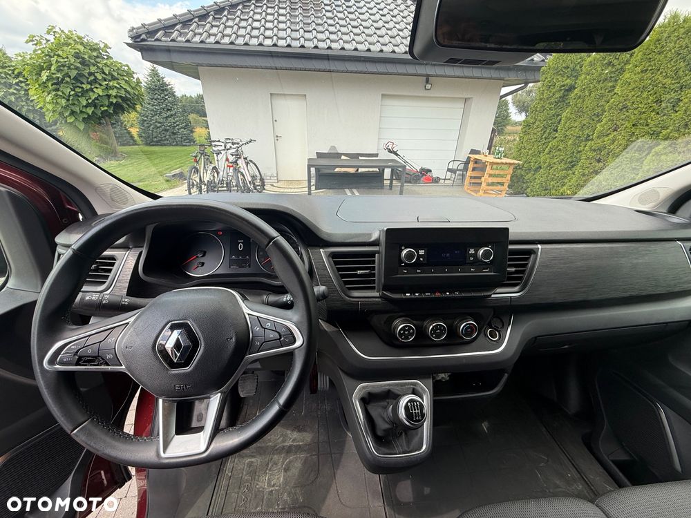 Renault Trafic 2.0 dCi - 11