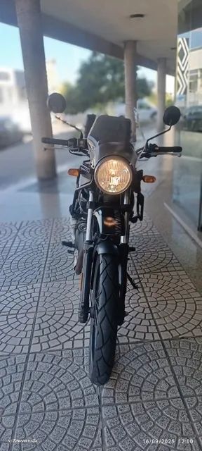 Royal Enfield Himalayan 411 - 18