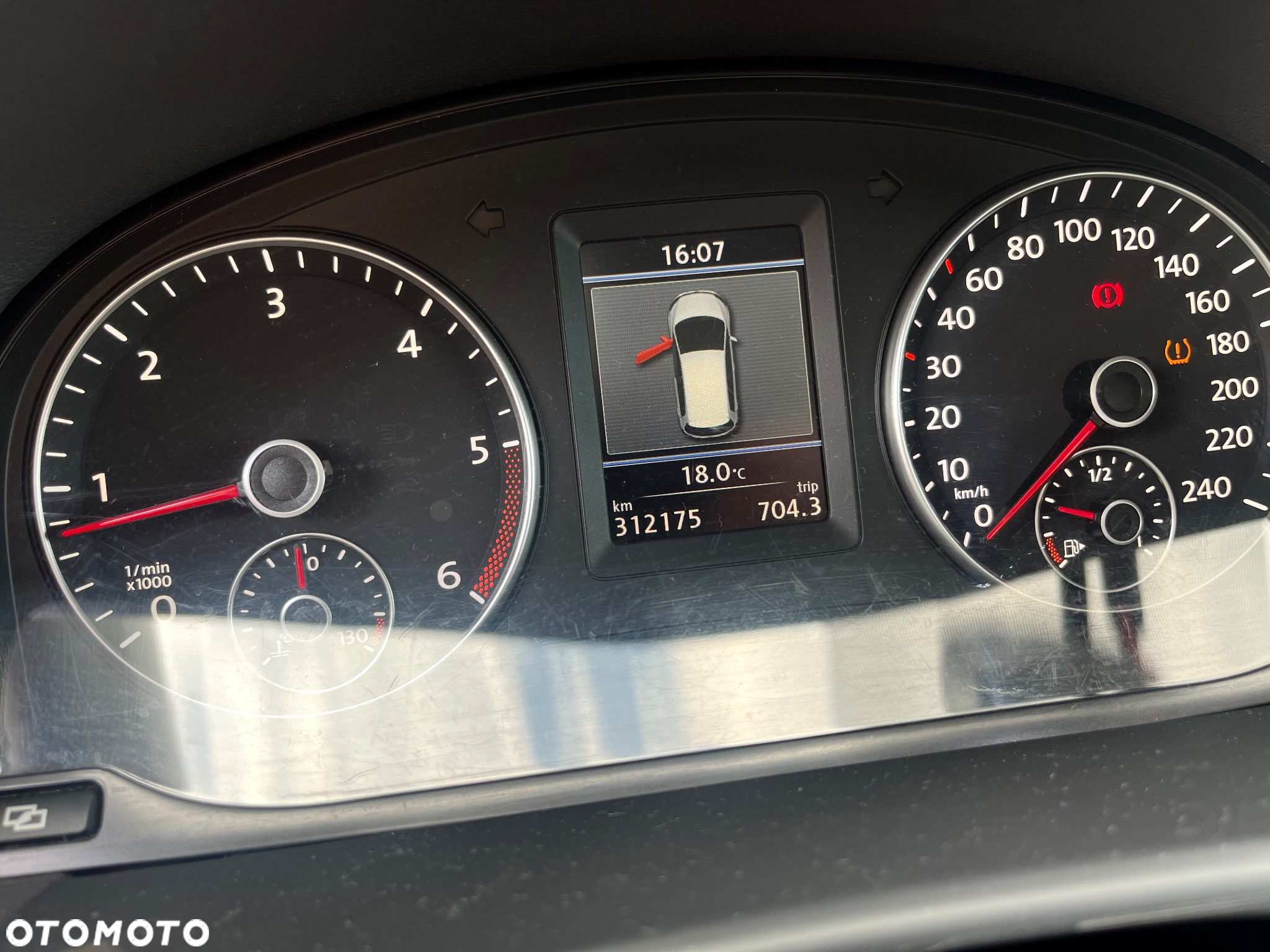Volkswagen Touran 2.0 TDI DPF Highline - 32