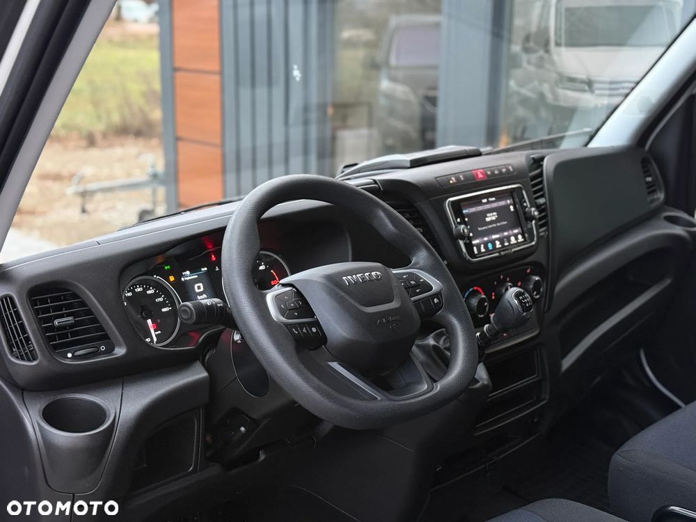 Iveco Daily 35S16 3.0 HPI 160KM / 2021 ROK / Kontener 4,2m + Winda Dhollandia 750KG / ZAREJESTROWANY W PL - 27