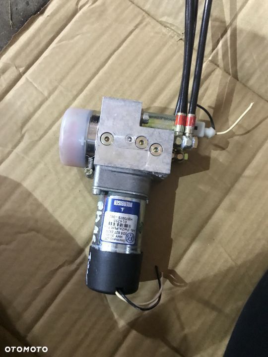 POMPA KLAPY BAGAŻNIKA VW PHAETON 3D5827383A - 1