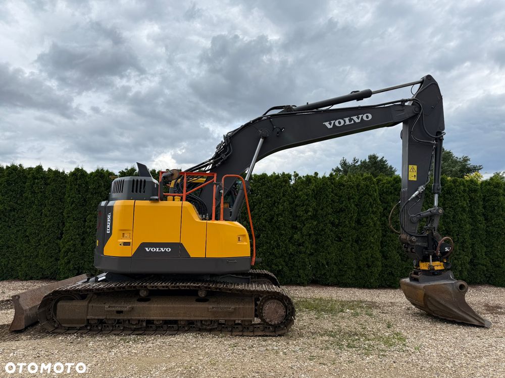 Volvo ECR 235 EL - 8