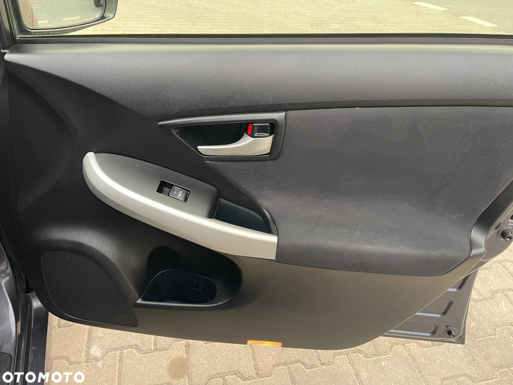 Toyota Prius 1.8 HSD Premium - 21