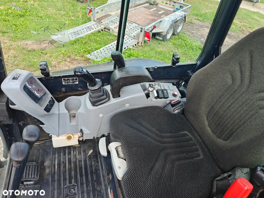 Kubota U-27 - 10
