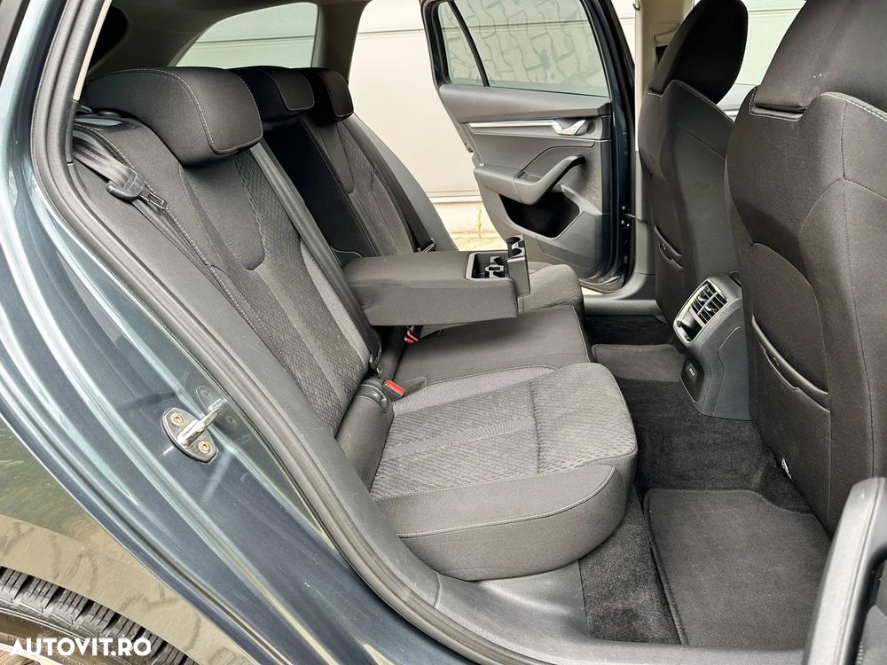 Skoda Octavia 2.0 TDI DSG Style - 26