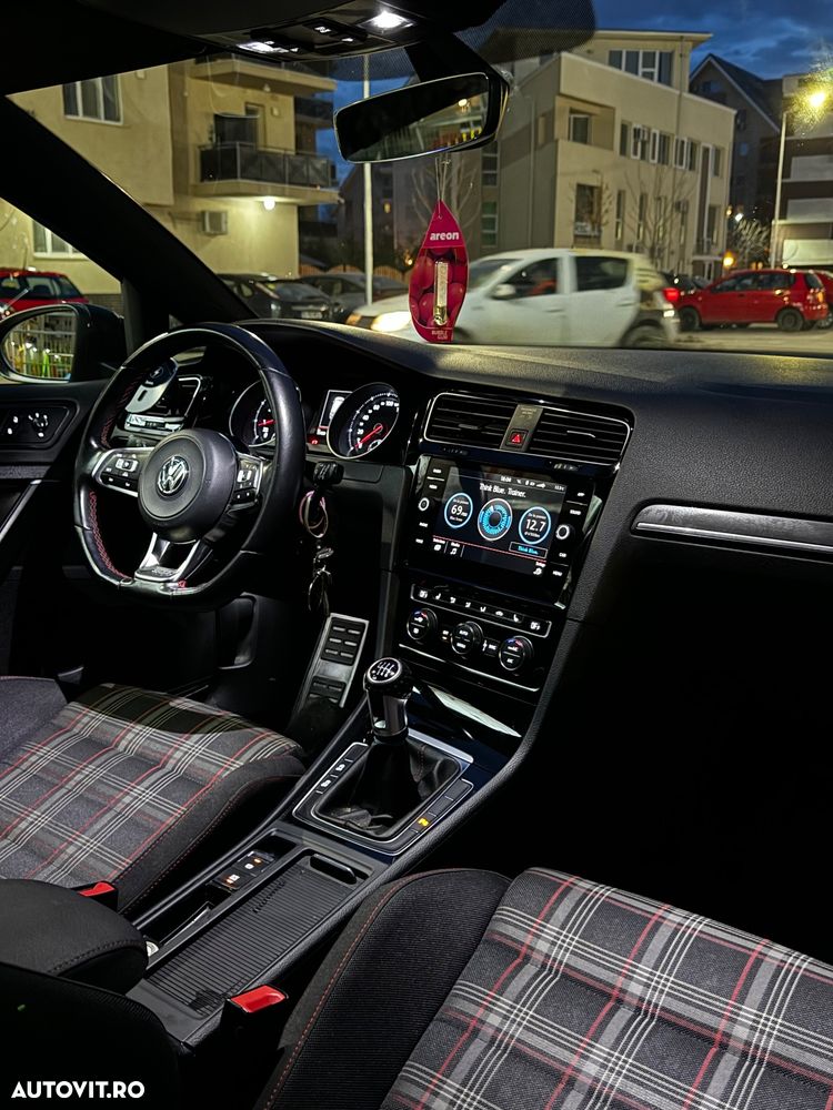Volkswagen Golf 2.0 TSI GTI - 9