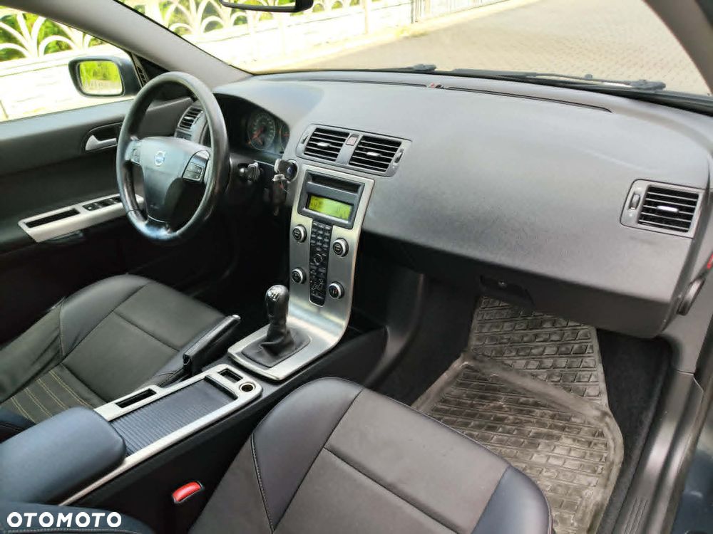 Volvo S40 2.0D - 19