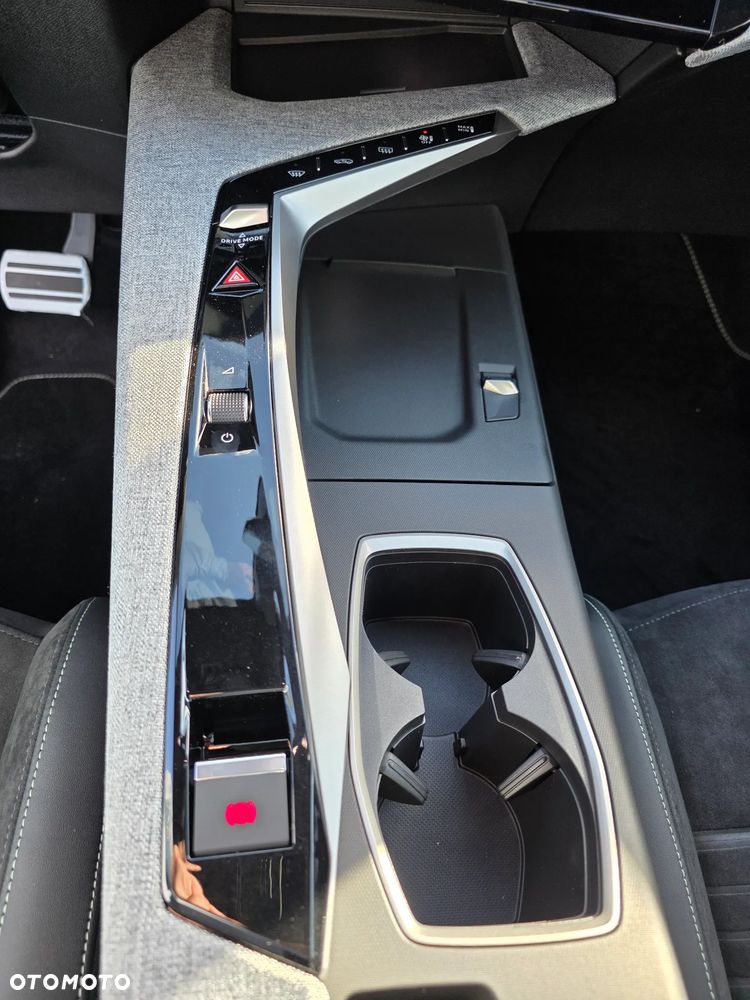 Peugeot 3008 1.2 PureTech mHEV GT E-DCS6 - 23