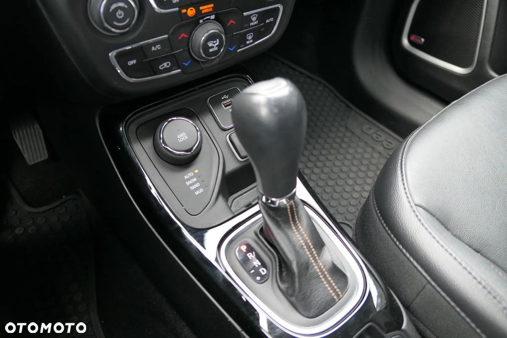 Jeep Compass 1.4 MultiAir Active Drive Automatik Opening Edition - 9