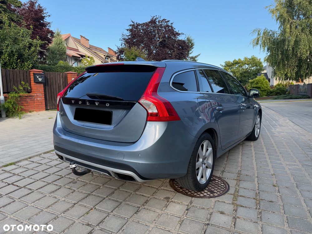 Volvo V60 D2 Geartronic Summum - 4