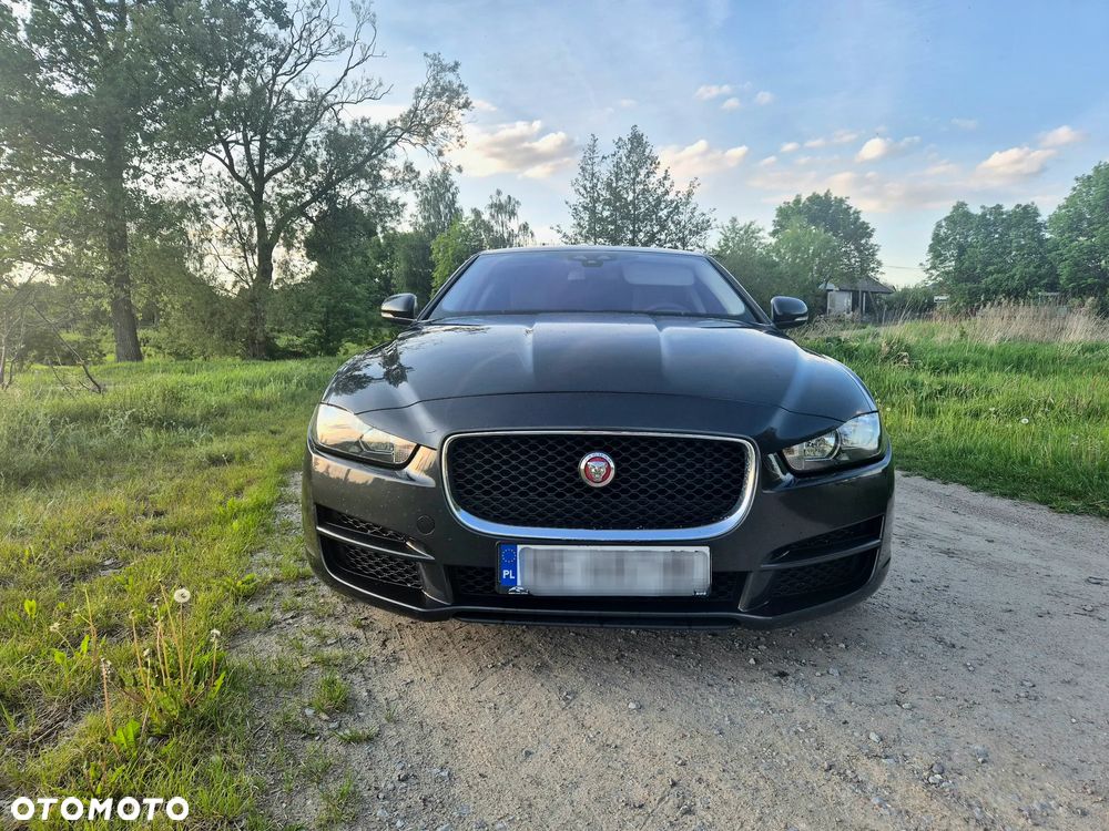Jaguar XE 20d Prestige - 6