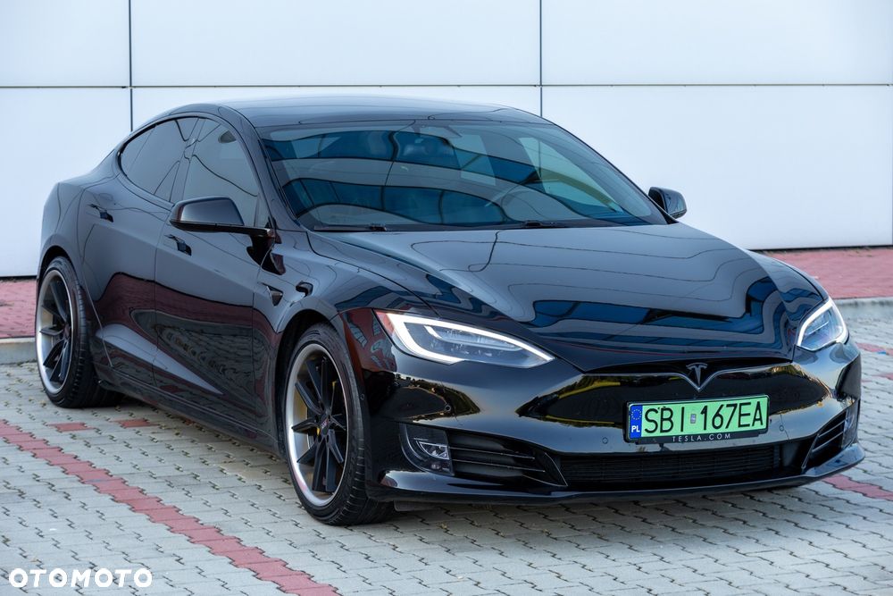 Tesla Model S - 26