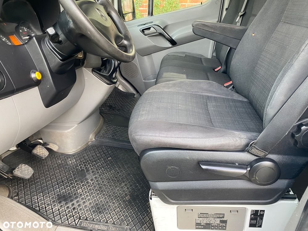 Mercedes-Benz Sprinter - 26