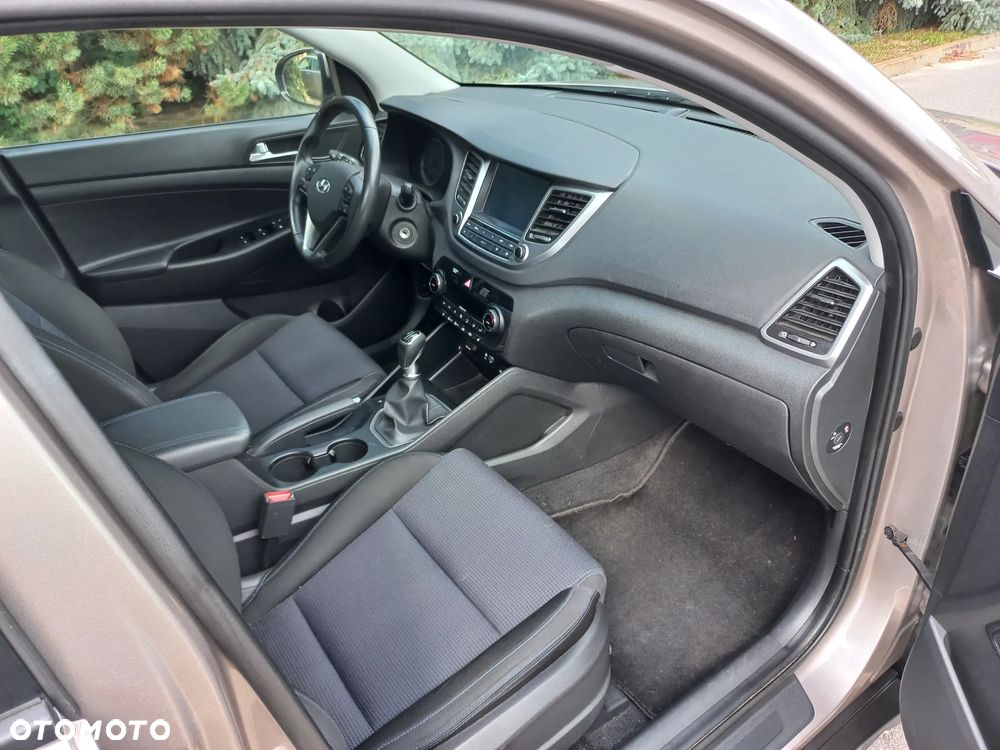 Hyundai Tucson blue 1.7 CRDi 2WD Style - 24