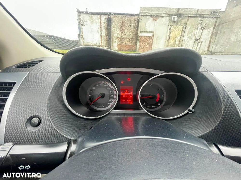 Mitsubishi Outlander 2.2 DI-D 4WD Invite - 18