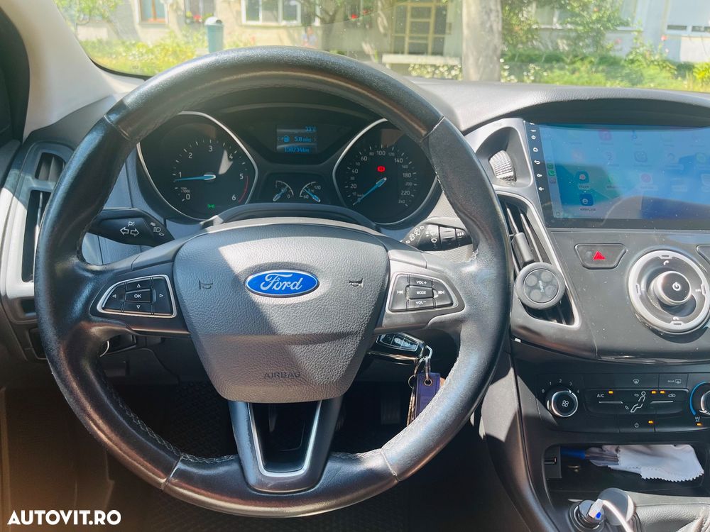 Ford Focus - 10