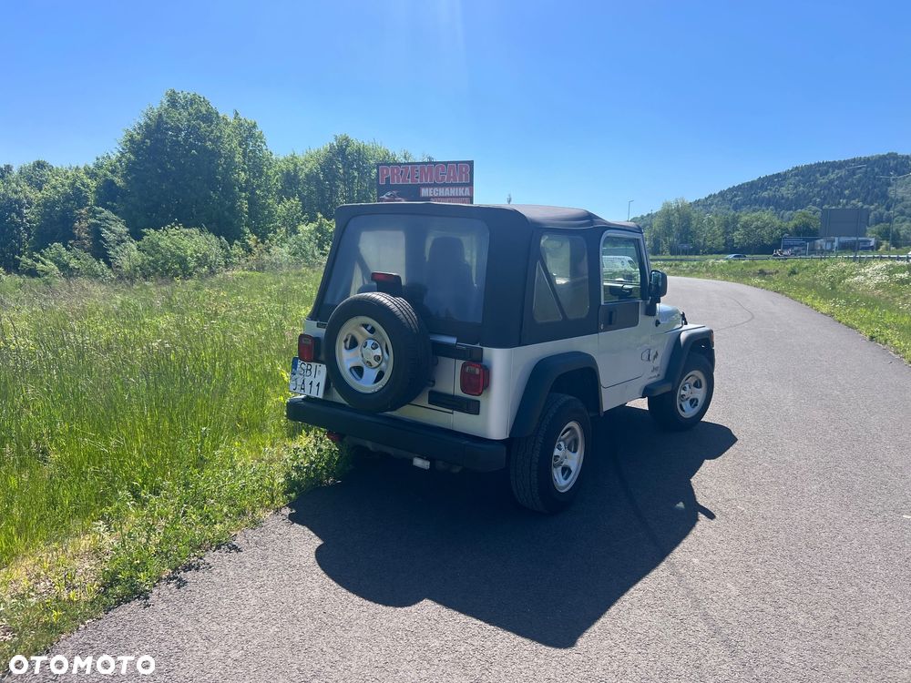 Jeep Wrangler - 8