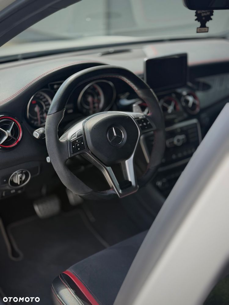 Mercedes-Benz GLA 45 AMG 4-Matic Edition 1 - 9