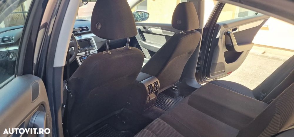 Volkswagen Passat 2.0TDI Comfortline DPF DSG - 15