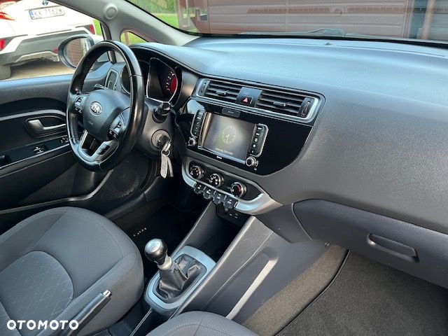 Kia Rio 1.2 Attract - 8