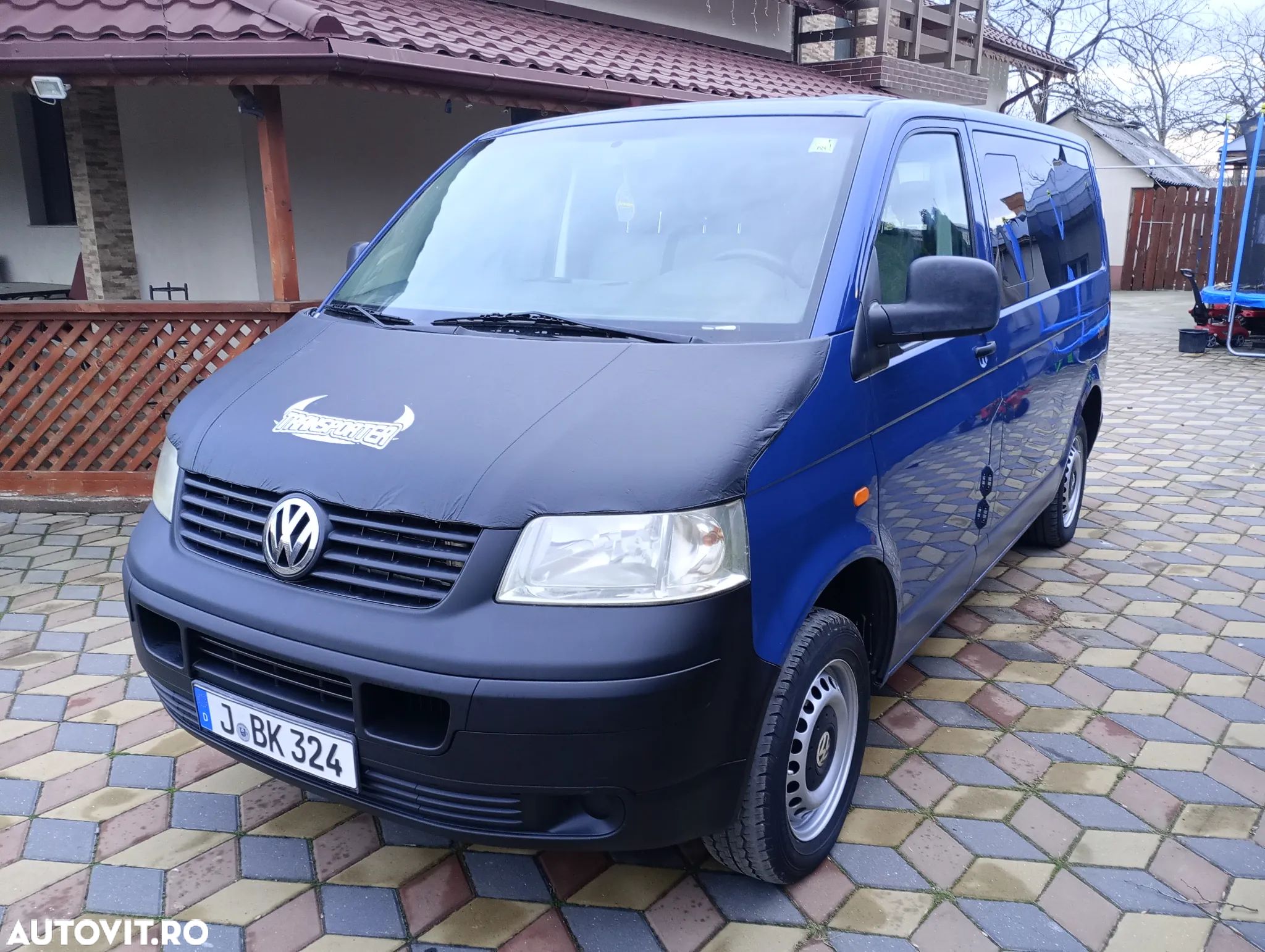 Volkswagen Transporter - 1
