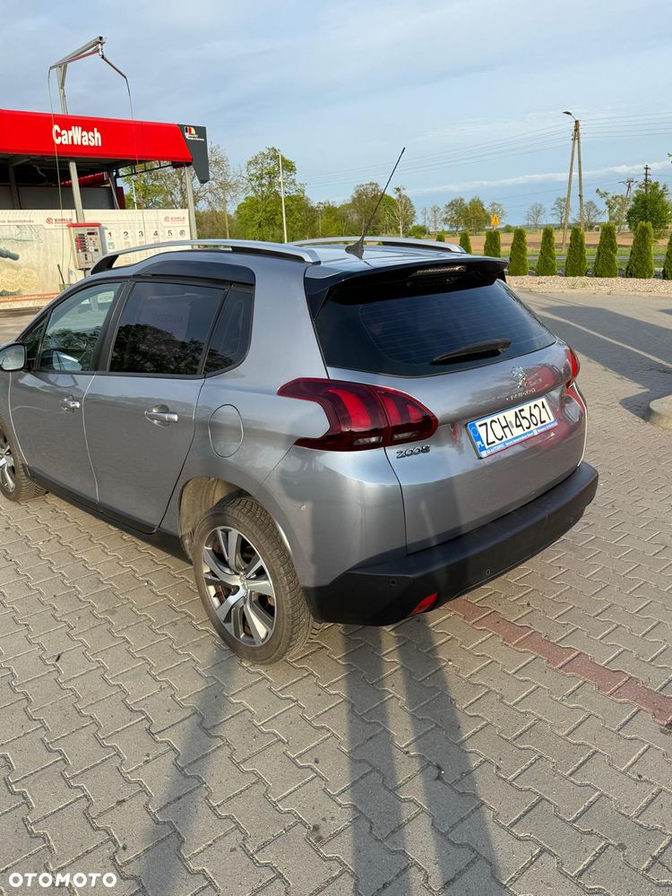 Peugeot 2008 BlueHDi 100 STOP & START Active - 11