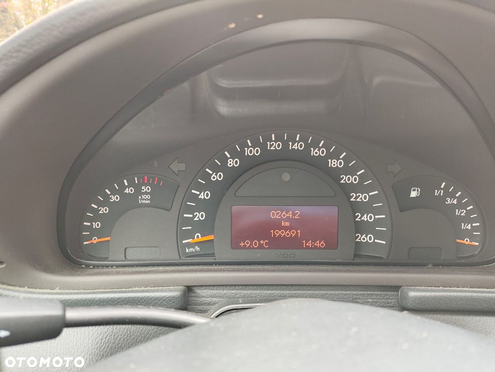 Mercedes-Benz Klasa C 220 CDI Elegance - 17