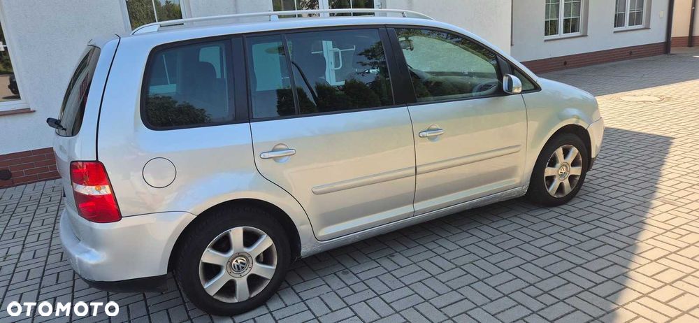 Volkswagen Touran - 2