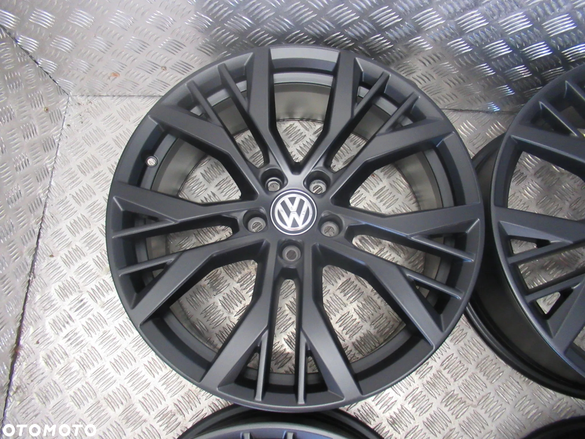 NOWE Felgi Vw Golf VII GTI GTD Touran Tiguan Passat 7,5Jx19 et51 5x112 - 4
