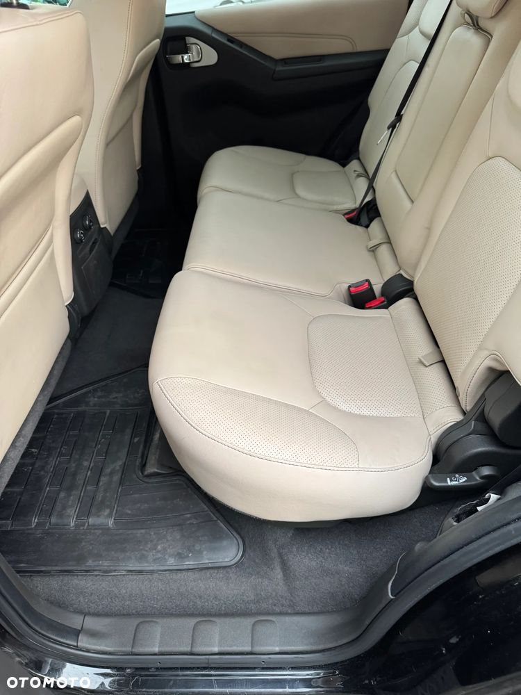 Nissan Pathfinder - 18