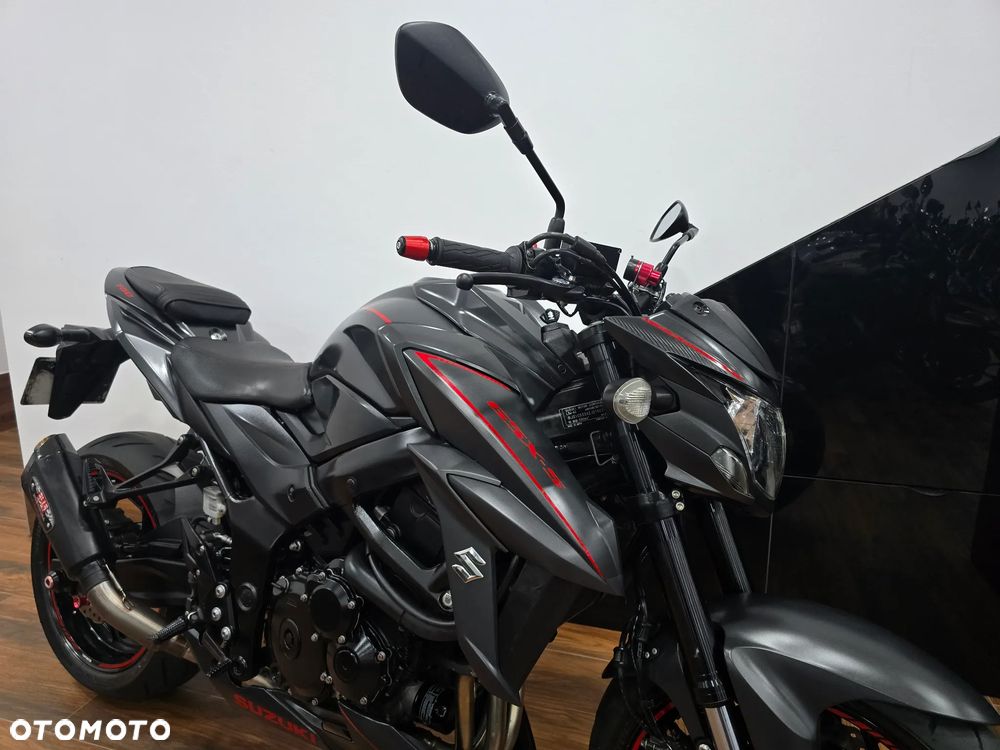 Suzuki GSX - 25