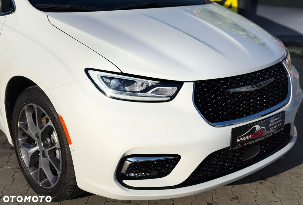 Chrysler Pacifica - 2