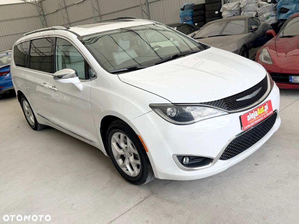 Chrysler Pacifica - 5