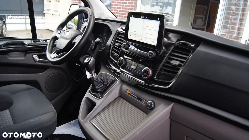 Ford Tourneo Custom 2.0 EcoBlue L1 Titanium - 12