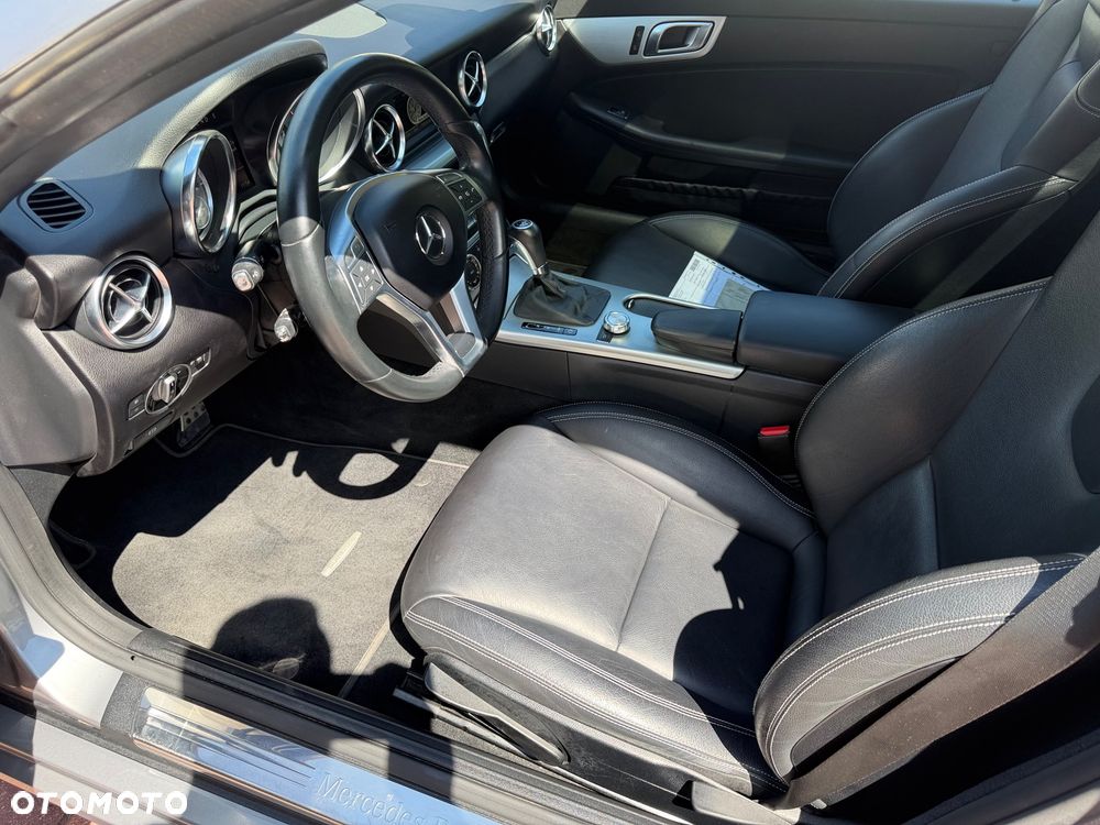 Mercedes-Benz SLK 200 (BlueEFFICIENCY) 7G-TRONIC - 16