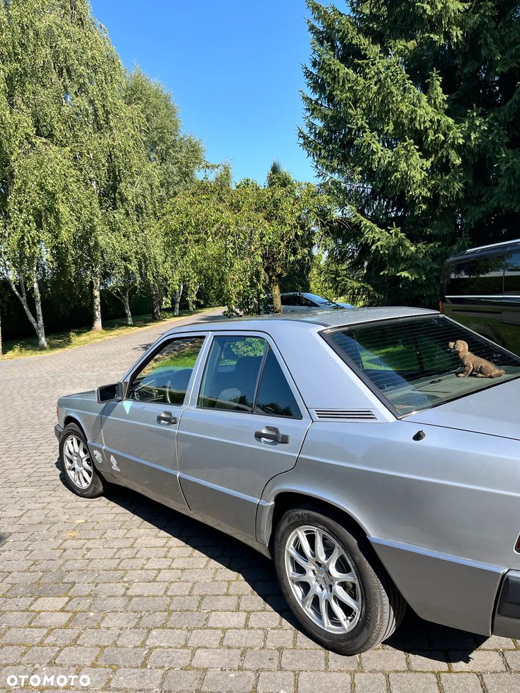 Mercedes-Benz W201 (190) - 3